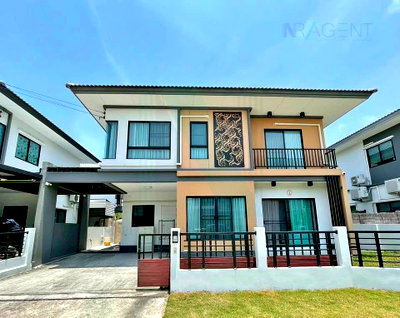 บ้านเดี่ยว บ.เอ็มเค เรสโตรองต์ กรุ๊ป : ขายบ้านแฝด โครงการ เดอะทรัสต์ สุวรรณภูมิ-เทพารักษ์ 2 ชั้น 3 ห้องนอน 3 ห้องน้ำ