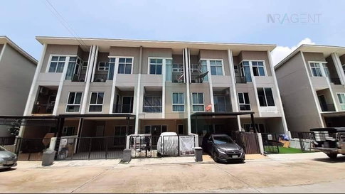 📌 ขายทาวน์เฮาส์ โครงการ ซิกเนเจอร์ รามอินทรา 3 ชั้น 3 ห้องนอน 3 ห้องน้ำ