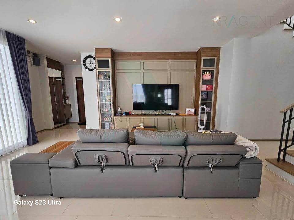 รูป ให้เช่าบ้านเดี่ยว 3 ชั้น แอร์รี่ ศรีนครินทร์-กรุงเทพกรีฑา 5 ห้องนอน 6 ห้องน้ำ - รูปที่ 2/8
