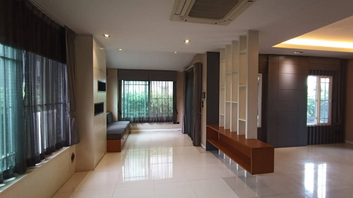 รูป MN05173 - Manthana Onnut - Wongwan 3 : Megabangna - รูปที่ 3/17