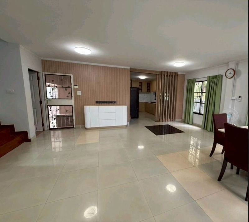 รูป ให้เช่าบ้านเดี่ยวหลังใหญ่ ม.คันทรีโฮม2 ใกล้ เจ ปาร์ค ศรีราชา - รูปที่ 6/12
