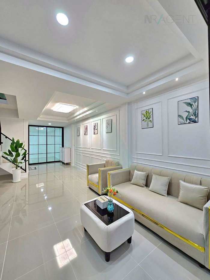 รูป ขายทาวน์เฮาส์ โครงการ พระปิ่น 3 2 ชั้น 5 ห้องนอน 2 ห้องน้ำ - รูปที่ 3/8