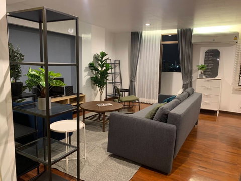 ขายห้องชุด คอนโด The Roof Garden