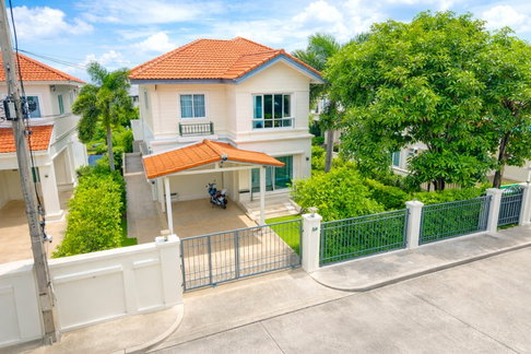 Kheha Romklao 64 800 m. for rent, 3 bathrooms, Kheha Romklao 64, Ramkhamhaeng 164, 2-story detached house, 3 bedrooms, Miss Teen, Big C Market.