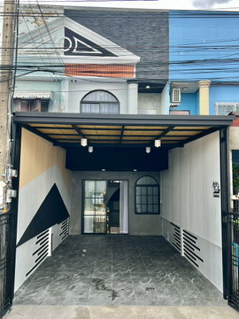 ทาวน์เฮ้าส์รีโนเวทใหม่ ทำเลดี ใกล้รถไฟฟ้า หมู่บ้านชลธี 2 ถนนคู้บอน ซอยคู้บอน 44 บางชัน คลองสามวา ถนนเมน หน้าบ้านไม่ชนใคร