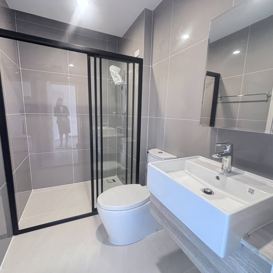 รูป ทาวน์โฮม 3.5 ชั้น พื้นที่ใช้สอยใหญ่เท่าบ้านเดี่ยว บนถนนวัชรพล ทำเลศักยภาพ - รูปที่ 11/11
