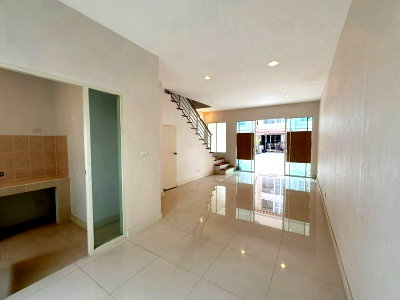 ทาวน์โฮม วิทยาลัยอาชีวศึกษาธนบุรี : ✨✨✨(ขาย)ทาวน์โฮม 🏠บ้านกลางเมือง สาทร–ตากสิน 2   