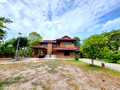 ที่ดิน ดอนหอยหลอด : ขายที่ดินพร้อมบ้านไม้สัก สไตล์รีสอร์ท เนื้อที่ 6:2:88ไร่