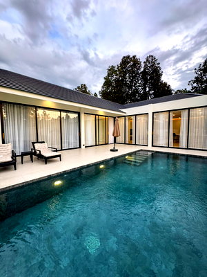 Houses for sale North Chiang Mai University : Luxury Single-Storey Pool Villa for Sale