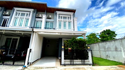 ทาวน์โฮมให้เช่า : 🏡✨ ให้เช่าทาวน์โฮม 2 ชั้น พร้อมอยู่  |  Golden Town สุขุมวิท - ลาซาล