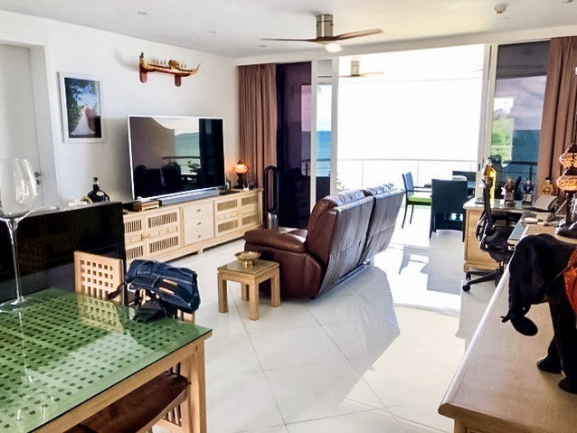รูป PURE Sunset Beach Luxury Oceanfront Penthouse for Sale - รูปที่ 4/17