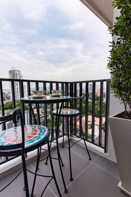 picture M Thonglor                          10 - 17/17