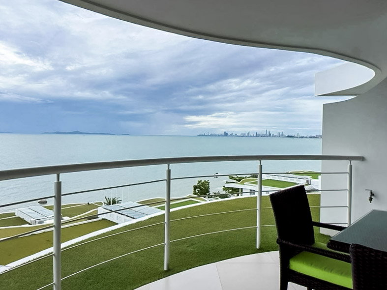 รูป PURE Sunset Beach Luxury Oceanfront Penthouse for Sale - รูปที่ 3/17