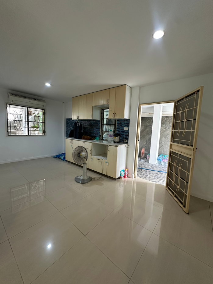 รูป 🏡✨ ให้เช่าบ้านเดี่ยวหลังมุม – หมู่บ้านชวนชื่น อ่อนนุช 📍 เดินทางสะดวก ใกล้สนามบินสุวรรณภูมิ - รูปที่ 11/18