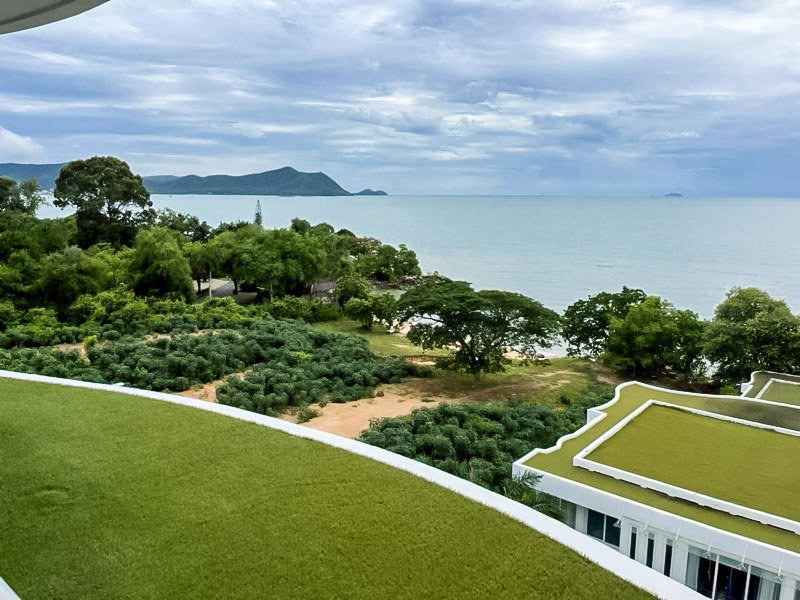 รูป PURE Sunset Beach Luxury Oceanfront Penthouse for Sale - รูปที่ 16/17