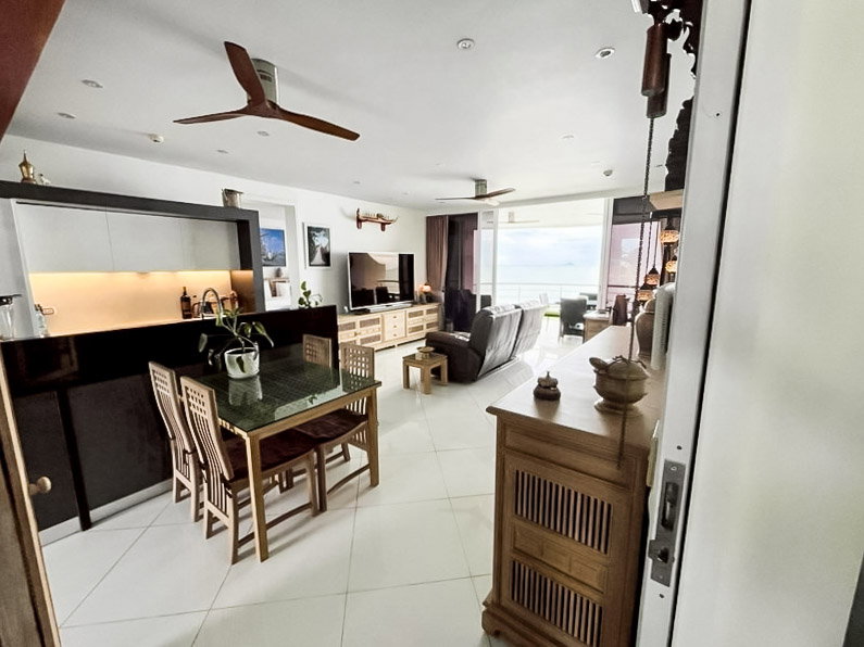 รูป PURE Sunset Beach Luxury Oceanfront Penthouse for Sale - รูปที่ 7/17