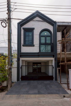 316AGAI🏡 เปิดขายแล้ว ทาวน์เฮ้าส์ 2 ชั้น รีโนเวทใหม่ทั้งหลัง ซอยปรีดีพนมยงค์42