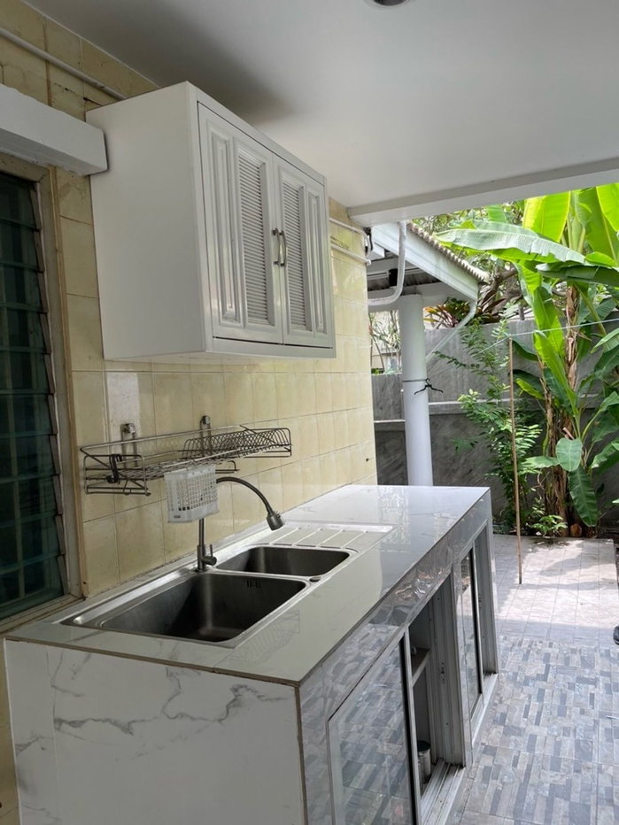 รูป 🏡✨ ให้เช่าบ้านเดี่ยวหลังมุม – หมู่บ้านชวนชื่น อ่อนนุช 📍 เดินทางสะดวก ใกล้สนามบินสุวรรณภูมิ - รูปที่ 13/18