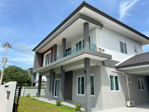 For Rent 👉 Luxury 2-Storey House | ให้เช่าบ้านเดี่ยว 2 ชั้น พร้อมคลับเฮ้าส์และสระว่ายน้ำ