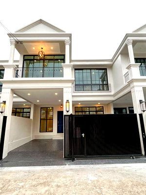 ทาวน์โฮมให้เช่า : ให้เช่า ทาวน์โฮมหรูใหม่เอี่ยม  – สุขุมวิท 50 (SPSP664)