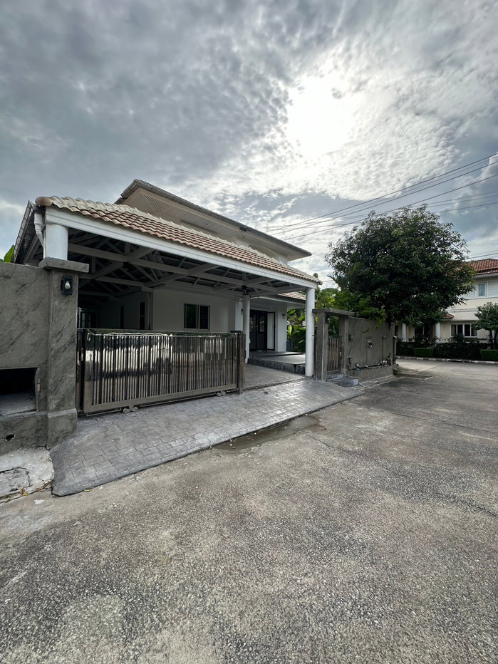 รูป 🏡✨ ให้เช่าบ้านเดี่ยวหลังมุม – หมู่บ้านชวนชื่น อ่อนนุช 📍 เดินทางสะดวก ใกล้สนามบินสุวรรณภูมิ - รูปที่ 18/18