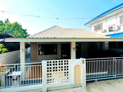 เช่าบ้านเดี่ยว ศาลหลักเมืองจังหวัดเชียงใหม่ : 🏡 ให้เช่าบ้านเดี่ยว 1 ชั้น พร้อมเฟอร์นิเจอร์ครบ เดินทางสะดวกทำเลดีมาก ใกล้ 89 พลาซ่า , โรงเรียนนานาชาติ , 7-11 , Lotus's และ อื่นๆอีกมากมาย