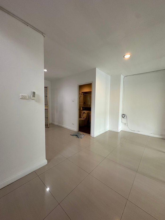 รูป 🏡✨ ให้เช่าบ้านเดี่ยวหลังมุม – หมู่บ้านชวนชื่น อ่อนนุช 📍 เดินทางสะดวก ใกล้สนามบินสุวรรณภูมิ - รูปที่ 10/18