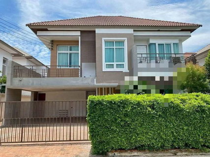 Two-story detached house for sale in Coco Hill Village, Laem Chabang. Excellent location, close to the industrial estate.