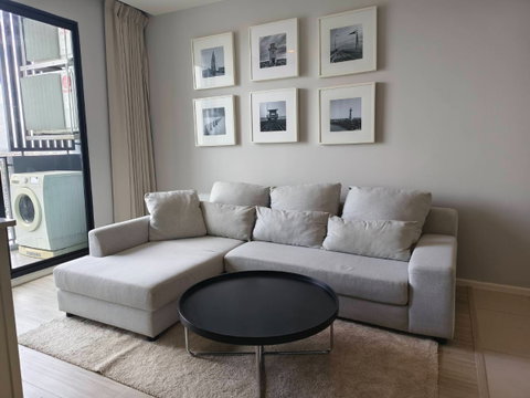 Available for rent! Quinn Ratchada17. A Cozy Spacious 2 Bedroom with 65 sqm.size. Fully furnished with high floor. Ready to move in.