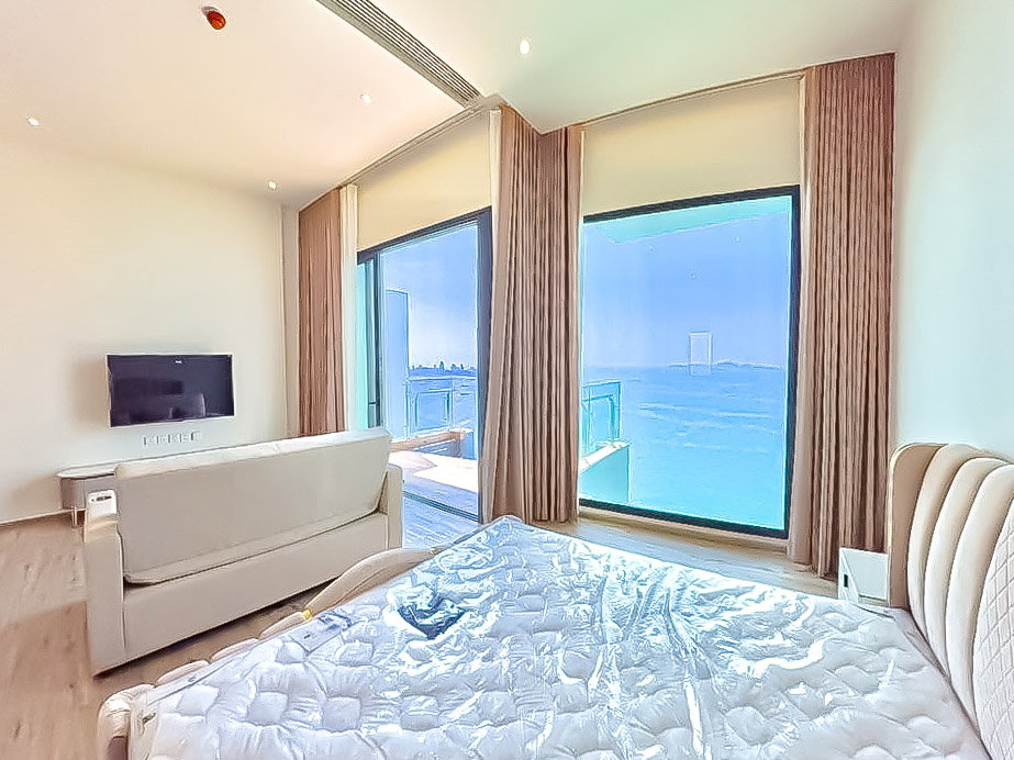 รูป AROM WONGAMAT Condo for Rent Studio High Floor Sea View - รูปที่ 5/9