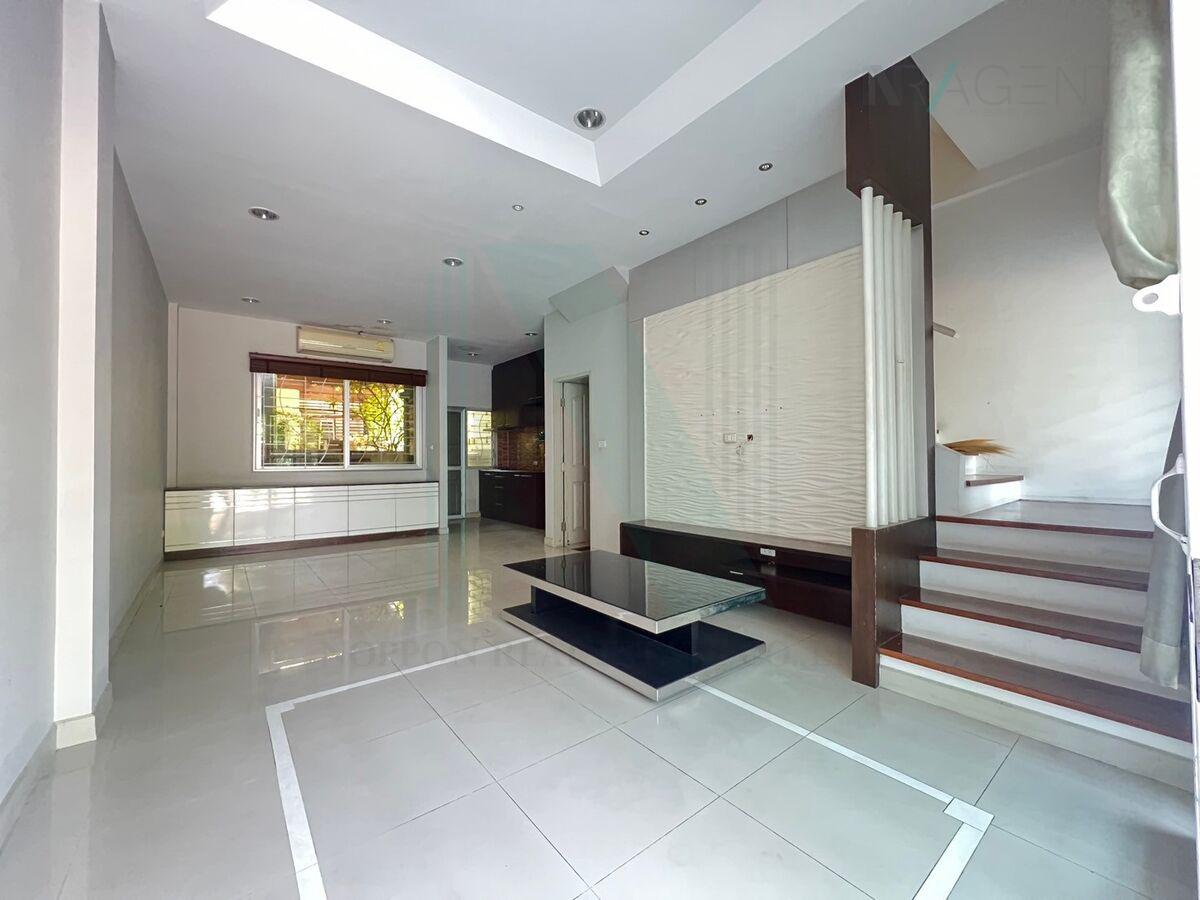 รูป ขายทาวน์เฮาส์ โครงการ บ้านกลางเมือง สวิสทาวน์ เกษตร-นวมินทร์ 2 ชั้น 3 ห้องนอน 3 ห้องน้ำ - รูปที่ 2/8