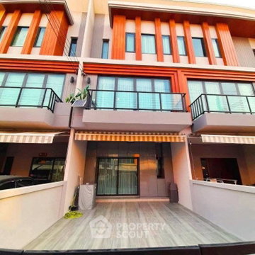 3-BR Townhouse Eigen Premium Townhome Pattanakarn, Prawet (ID 3099647)