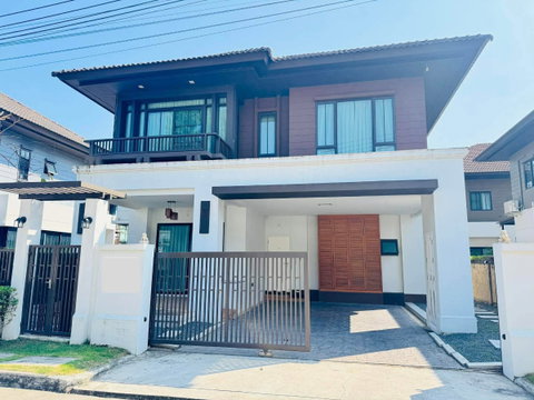 🍃House for RENT! 2 Story House - At Ruamchok area. Near to Supermarket, fresh market, NIS, Central Festival