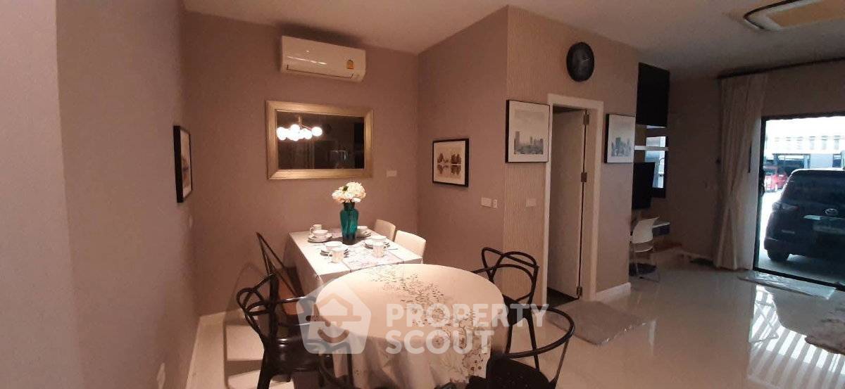 picture 3-BR Townhouse Eigen Premium Townhome Pattanakarn, Prawet (ID 3099647) - 6/10