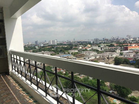 คอนโดมิเนียม 3 ห้องนอน 209 ตร.ม. ขาย Royal Castle Pattanakarn ใกล้สวนหลวง (ID 3098470)