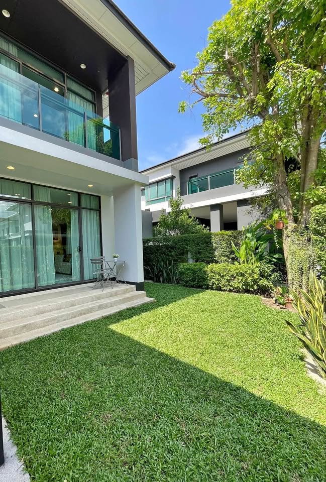 Houses for rent : For Rent Detached House Setthasiri Krungthep Kreetha GH591