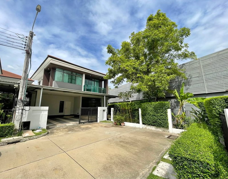 Houses for rent : For Rent Detached House Setthasiri Krungthep Kreetha GH590