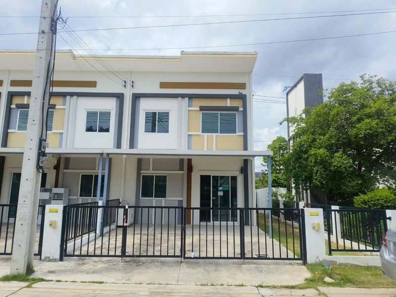 Houses for sale : 🎉 Special Discount Available 💥 All Offers Are Welcome House for Sale at Lio Bliss Srinakarin–Thepharak | Near MRT Si Dan Station