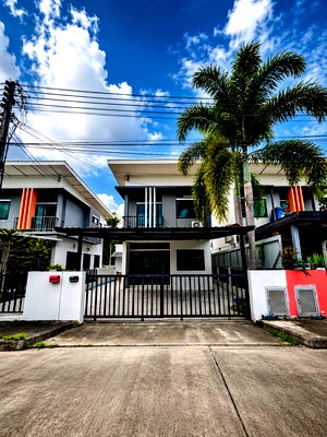 Houses for sale Hang Dong Post Office : Two-Storey Detached House in Peaceful Village