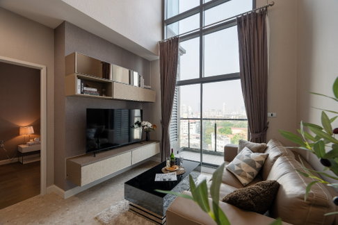Best Price 💗 The Crest Sukhumvit 34 ห้องสวย Duplex ตกแต่งเฟอร์ครบ พร้อมเข้าอยู่ ชั้นสูง วิวเมือง DS3798 | Line @Dstay