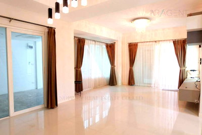 ขายบ้านเดี่ยว : ขายบ้านเดี่ยว โครงการ มัณฑนา เลค วัชรพล 2 ชั้น 3 ห้องนอน 2 ห้องอเนกประสงค์