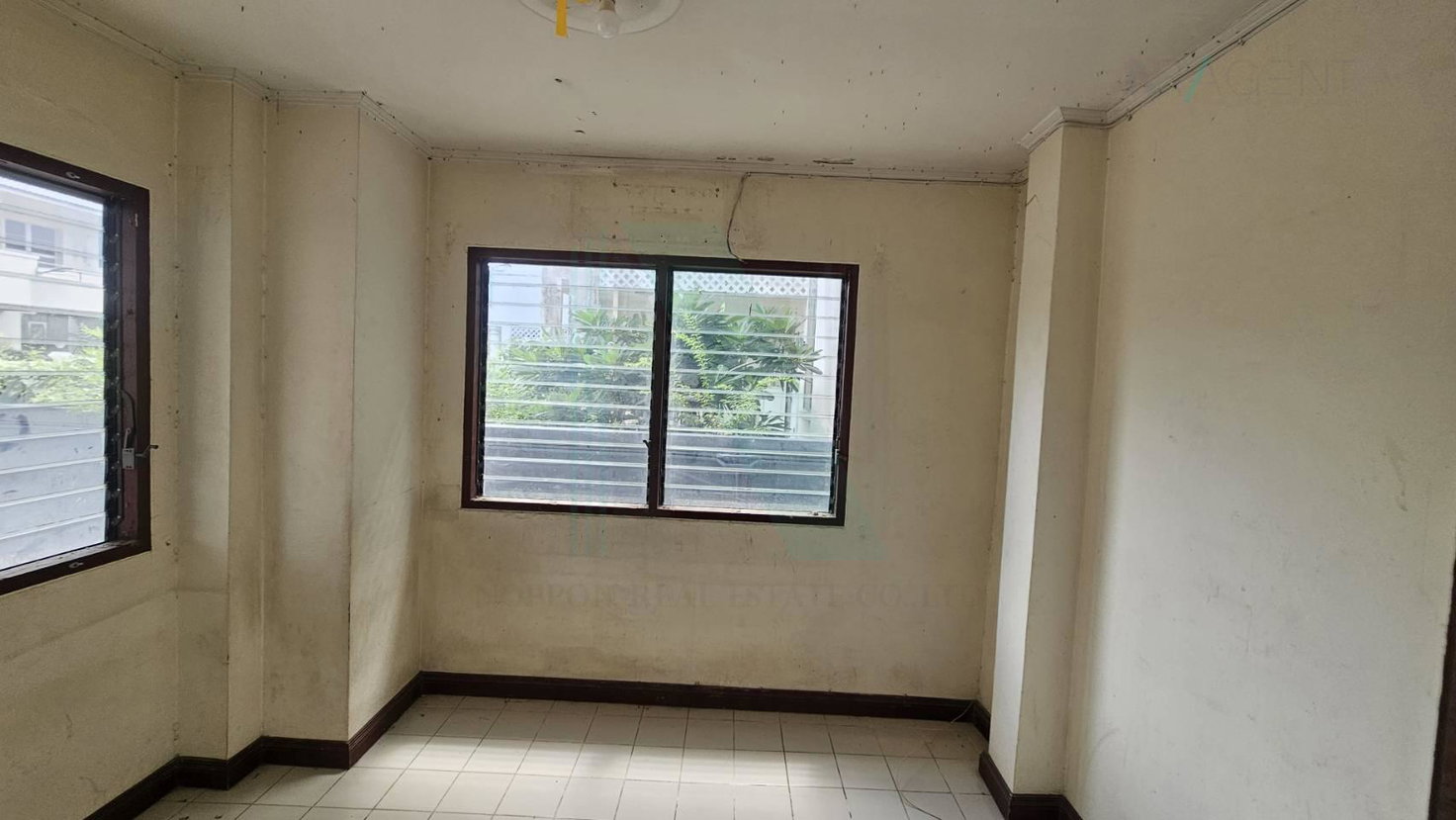 รูป ขายบ้านเดี่ยว โครงการ ปรีชา ศรีนครินทร์ 2 ชั้น 4 ห้องนอน 4 ห้องน้ำ - รูปที่ 3/8
