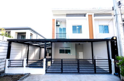 Townhouses for sale Bangna Commercial College : For Sell Town house PLENO SRINAKARIN 2-story 3 bedroom 2 bathroom