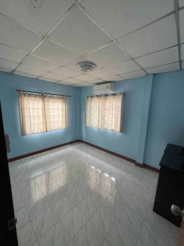 รูป ขายบ้านเดี่ยว โครงการ มณียา ท่าอิฐ 2 ชั้น 4 ห้องนอน 2 ห้องน้ำ - รูปที่ 7/8