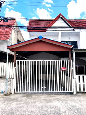 ทาวน์โฮม เขตมีนบุรี : 🔥ขาย บ้านทาวน์เฮ้าส์ หมู่บ้านฉัตรหลวง ทำเลมีนบุรี-ราษฎร์อุทิศ ใกล้ทางเข้าหมู่บ้าน ใกล้ถนนใหญ่และรถไฟฟ้า ราคาถูกที่สุดในหมู่บ้าน พร้อมเข้าอยู่