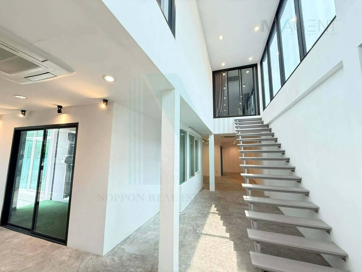 รูป ขายบ้านเดี่ยว โครงการ มัณฑนา เลค วัชรพล 2 ชั้น 3 ห้องนอน 2 ห้องอเนกประสงค์ - รูปที่ 2/8