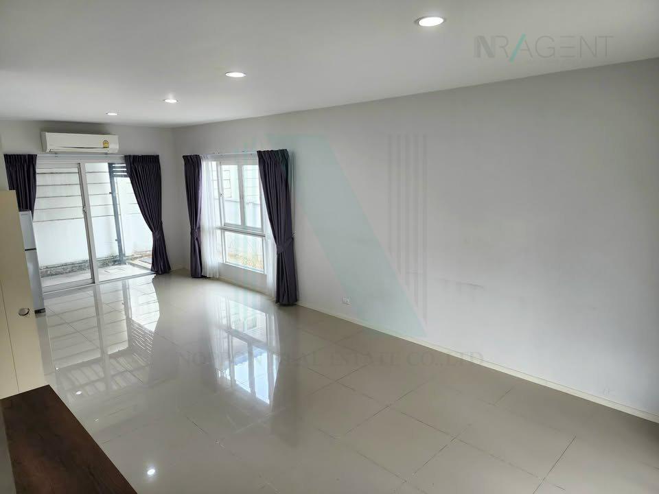 รูป ขายทาวน์โฮม โครงการ บ้านกลางเมือง สวนหลวง 3 ชั้น 3 ห้องนอน 3 ห้องน้ำ - รูปที่ 4/8