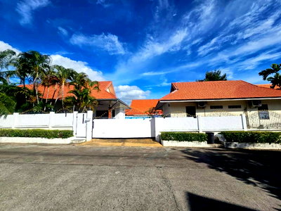 บ้านเดี่ยว วงเวียนใหญ่  : ขาย The Ville Jomtien (เดอะวิลล์ จอมเทียน)Pool Villa พัทยาใต้ ใกล้ทะเลหาดจอมเทียน (H6930)