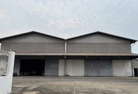 ให้ เช่าโกดังพร้อมเครน 5 ตัน พื้นที่ 2,280 ตร.ม. ทำเลเทพารักษ์ บางพลี สมุทรปราการ ติดถนนใหญ่