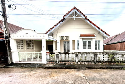 Houses for sale Ratchadaphisek Road : Single house for sale, Family Park Village, Chonburi (Family Park), ready to move in